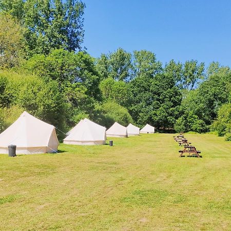 Battle Pods And Bells Glamping Hotell Exteriör bild