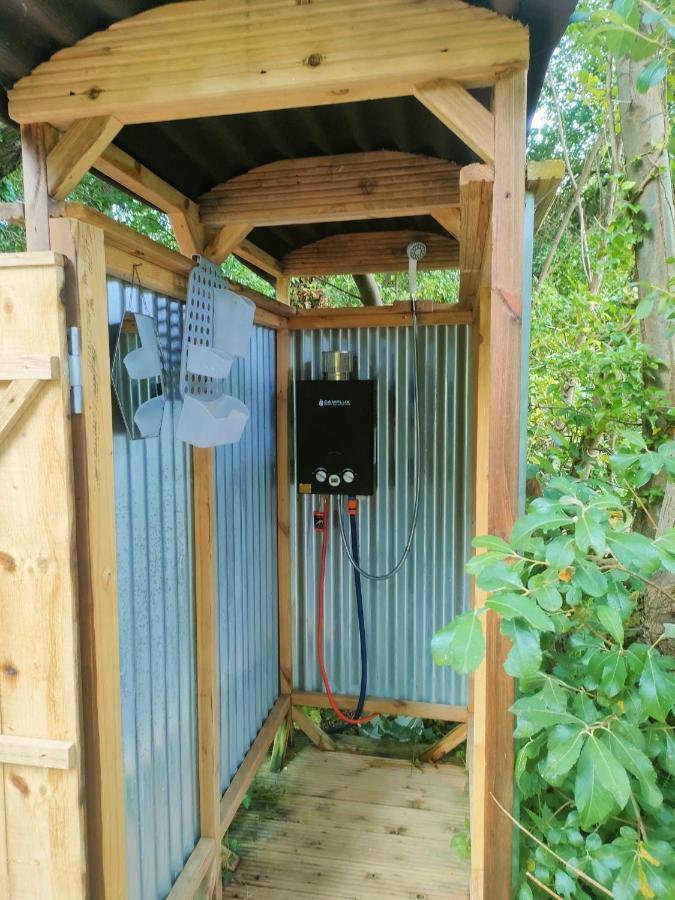 Battle Pods And Bells Glamping Hotell Exteriör bild