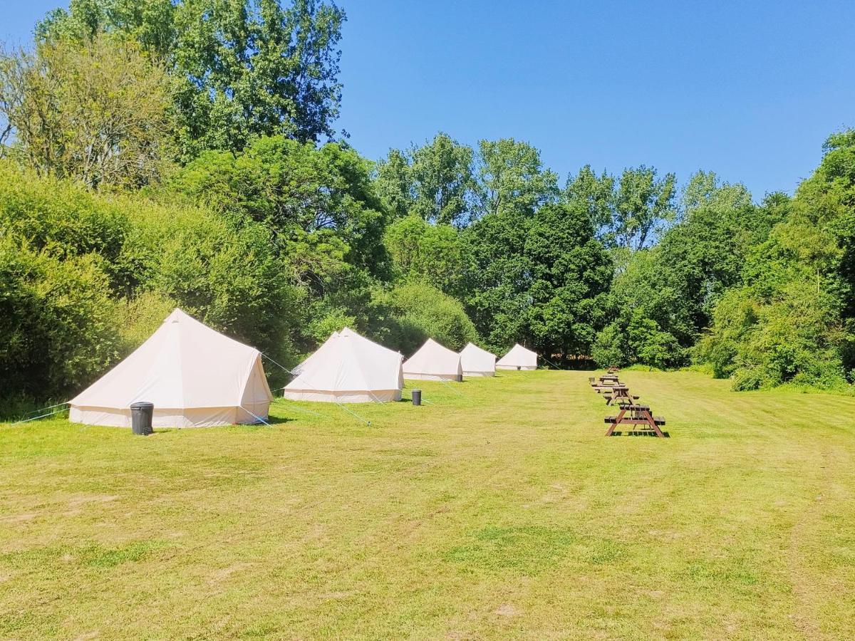Battle Pods And Bells Glamping Hotell Exteriör bild